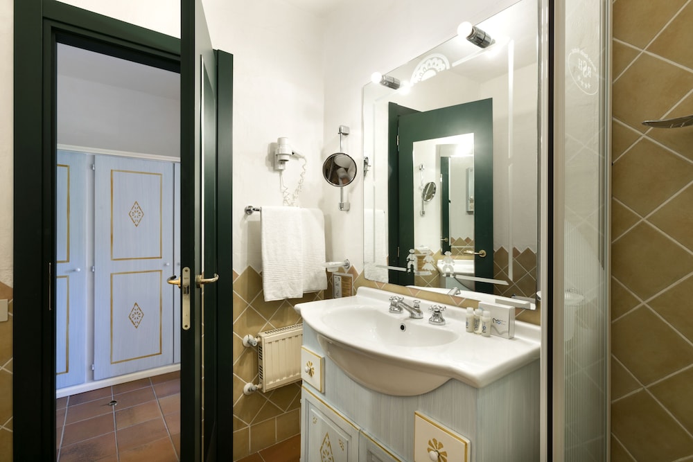 

Trieste - Golfo Aranci - Hotel Rocce Sarde