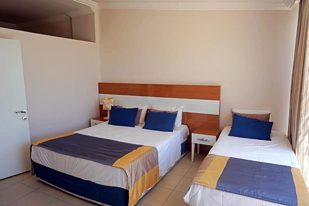 

Roma - Side - Side Legend Hotel