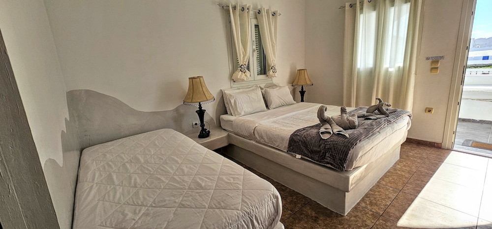 

Roma - Perivolos - Pleasure Beachside Studios
