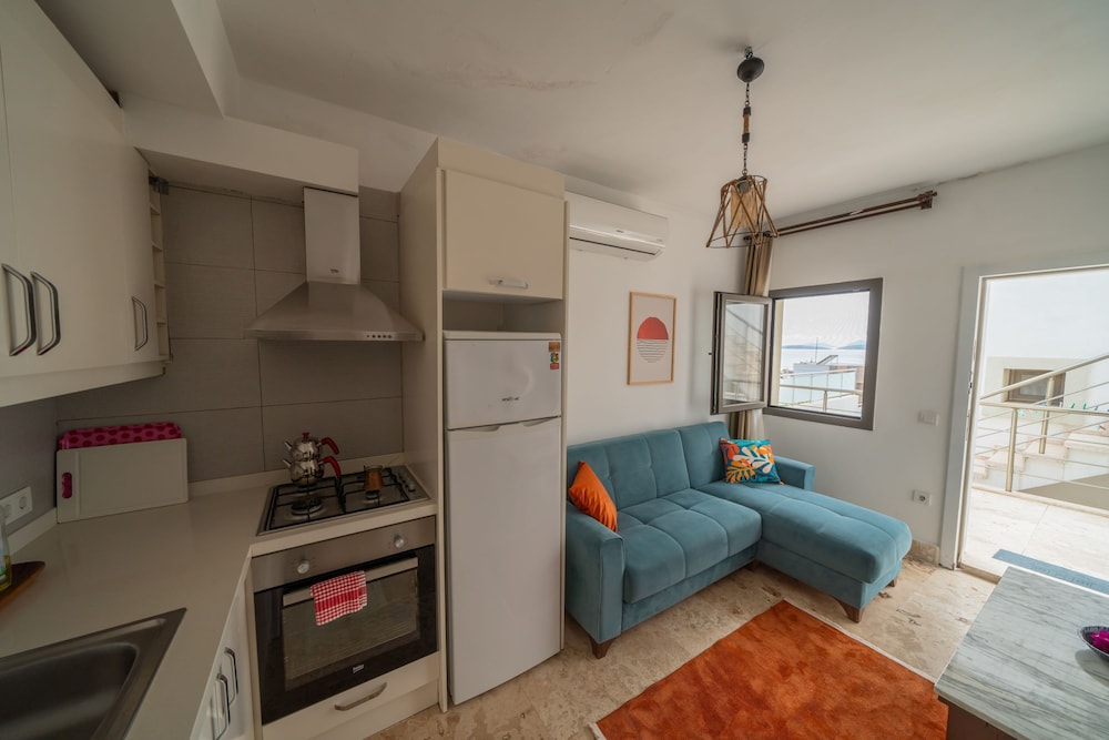 

Roma - Gumbet - Ilya Apart 1