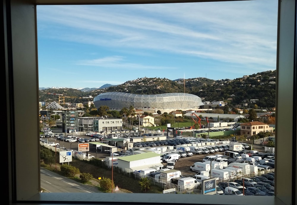 

Napoli - Vence - B&B HOTEL Nice Stade Riviera