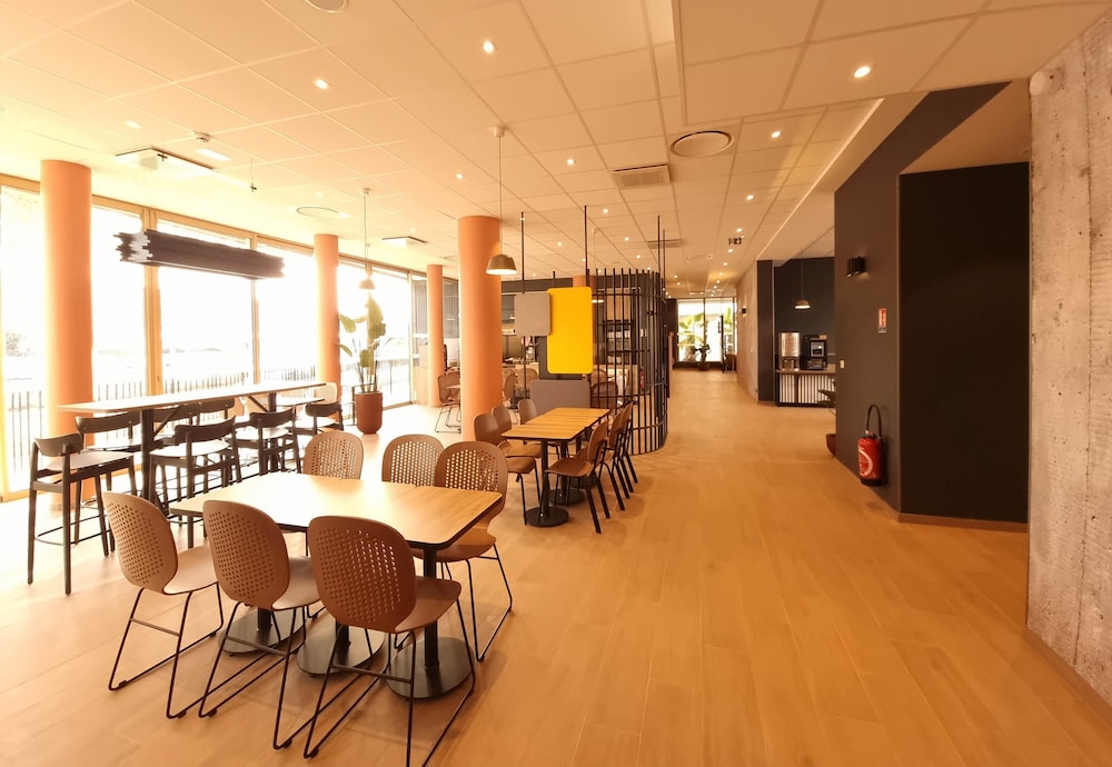 

Roma - Cagnes-sur-Mer - B&B HOTEL Nice Stade Riviera