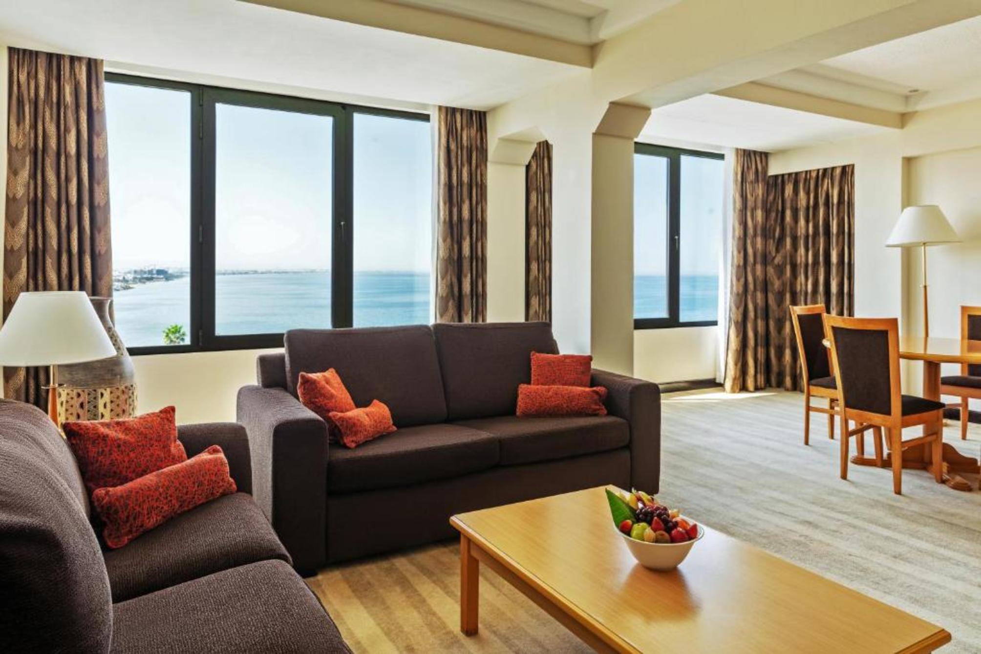 

Roma - Ruwī - Crowne Plaza Muscat