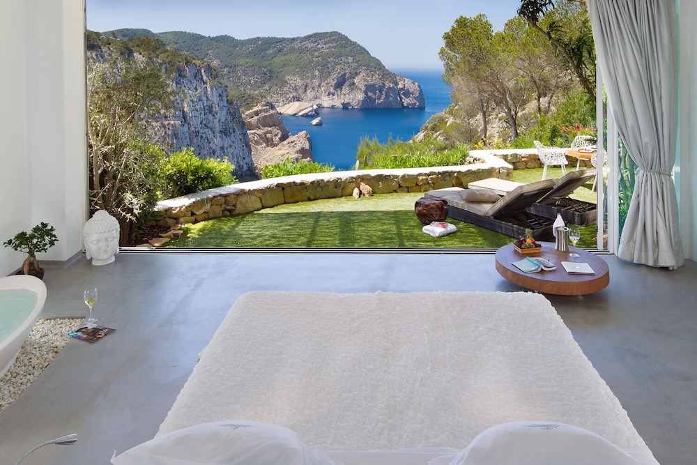 

Pisa - Puerto de San Miguel - Hacienda Na Xamena, Ibiza