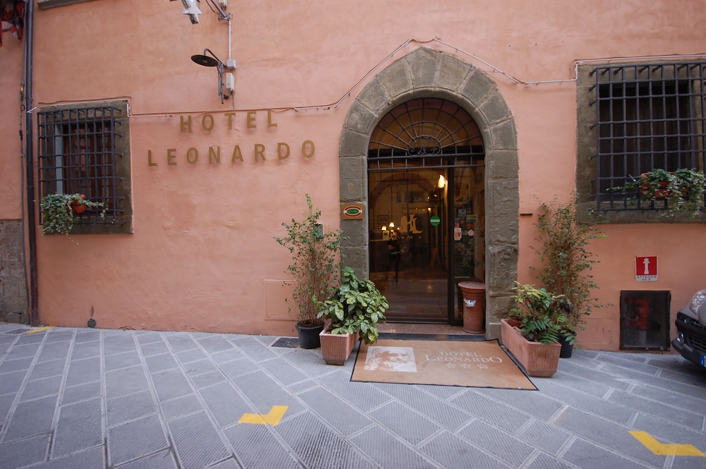 

Palermo - Pisa - Hotel Leonardo