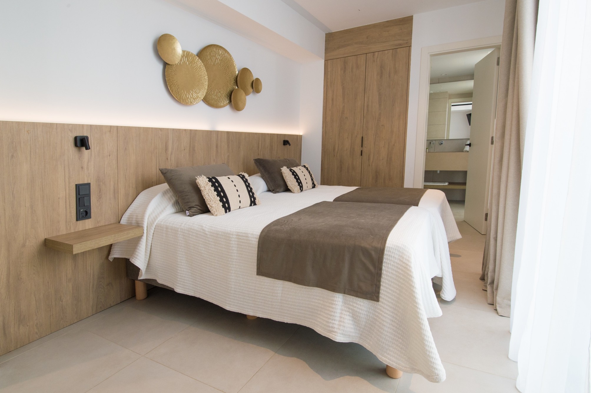 

Brindisi - San José de Sa Talaia - M. HOTEL