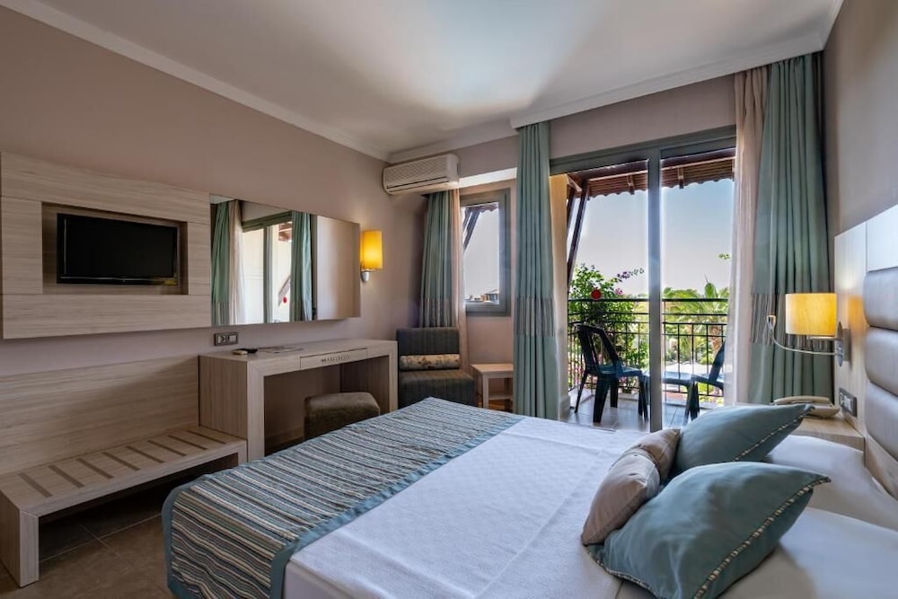

Milano - Avsallar - Palmeras Beach Hotel Ultra All Inclusive