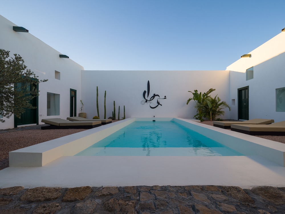 

Palermo - La Oliva - Casa Montelongo