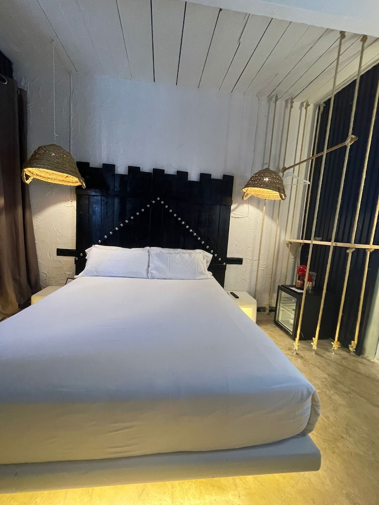 

Bologna - San José de Sa Talaia - PAIISE Hotels