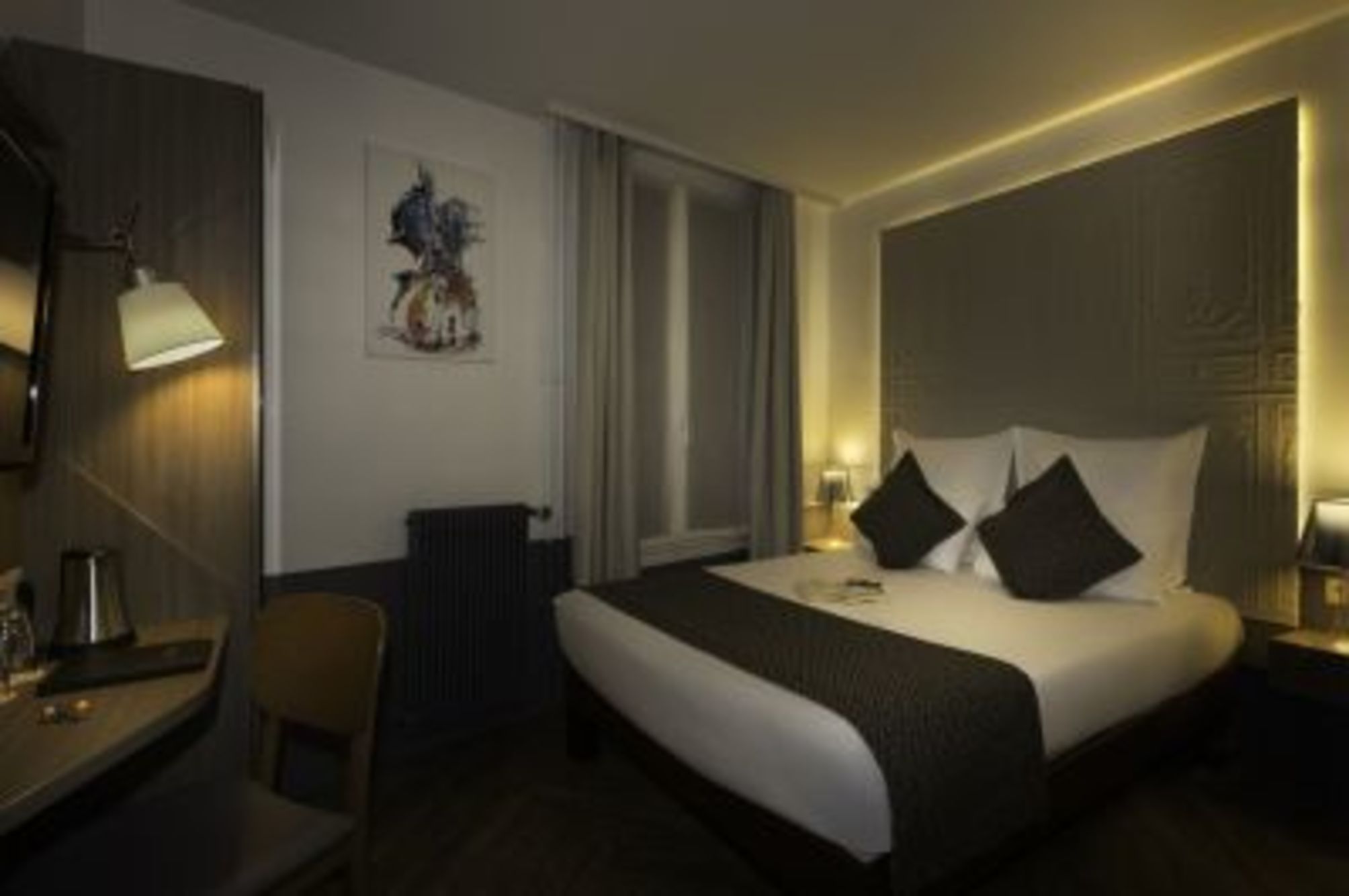 

Napoli - Clichy - Contact Hôtel Alizé Montmartre