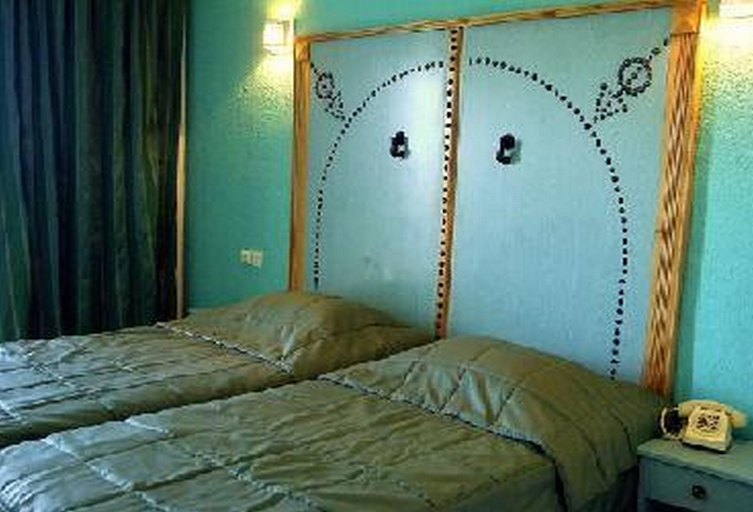 

Bologna - Monastir, Tunisia - El Kaiser