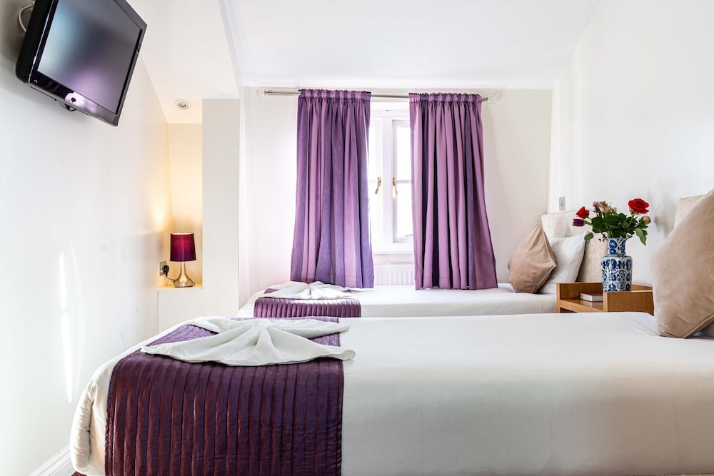 

Pisa - Ealing - Lancaster Court Hotel