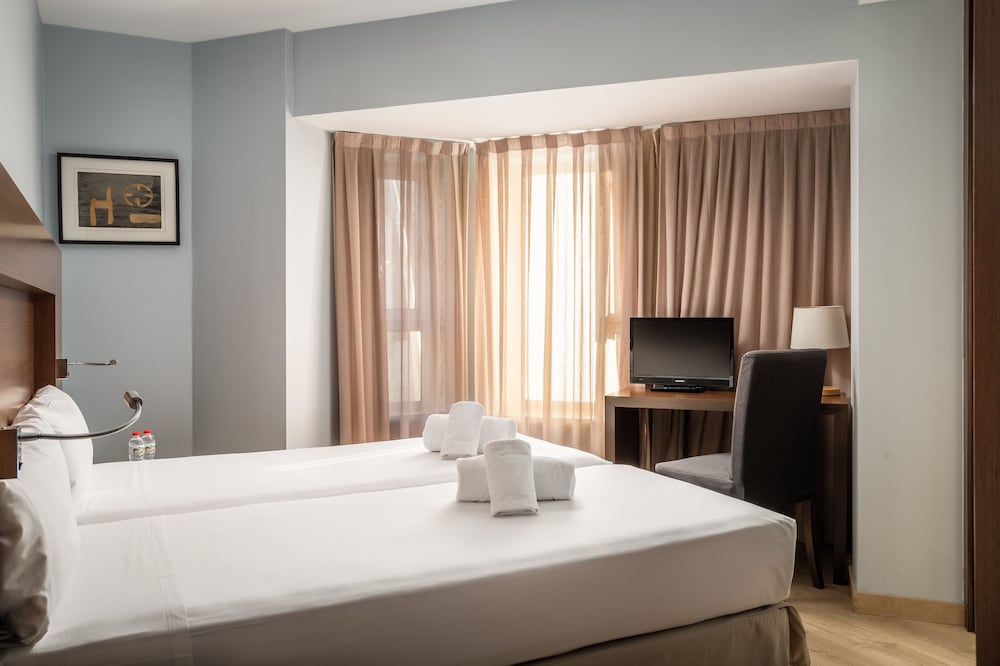 

Bologna - Sant Boi de Llobregat - Hotel Madanis Liceo