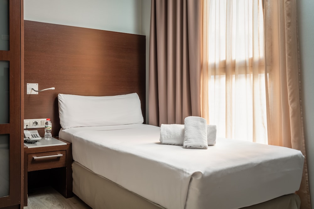 

Milano - Sant Boi de Llobregat - Hotel Madanis Liceo