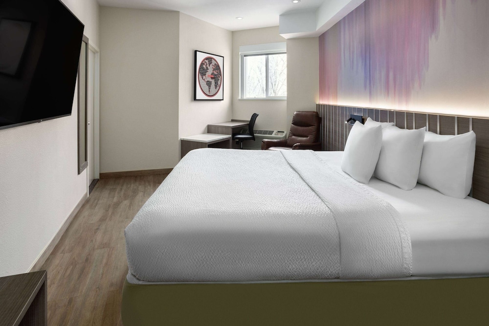 

Roma - Bronx - Ramada By Wyndham Bronx