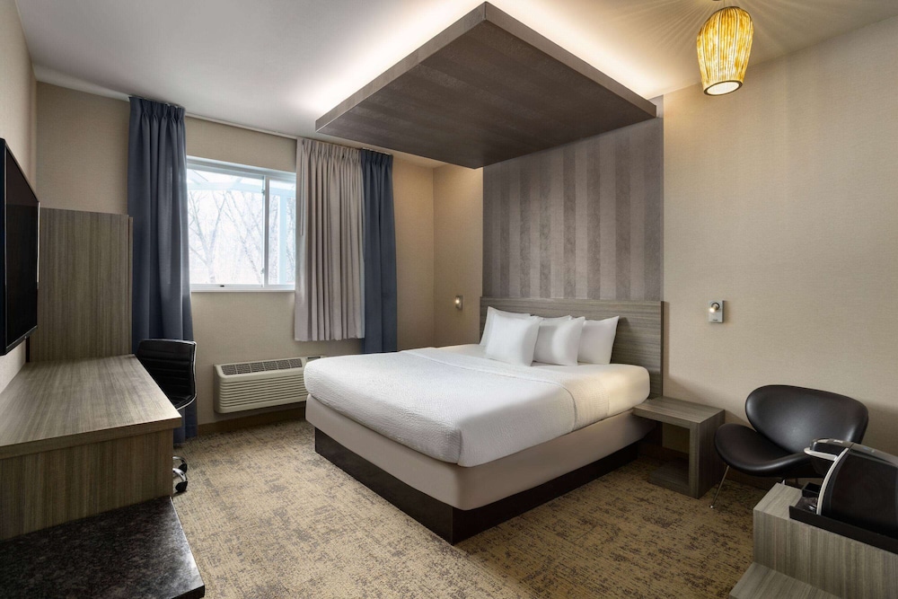 

Roma - Bronx - Ramada By Wyndham Bronx