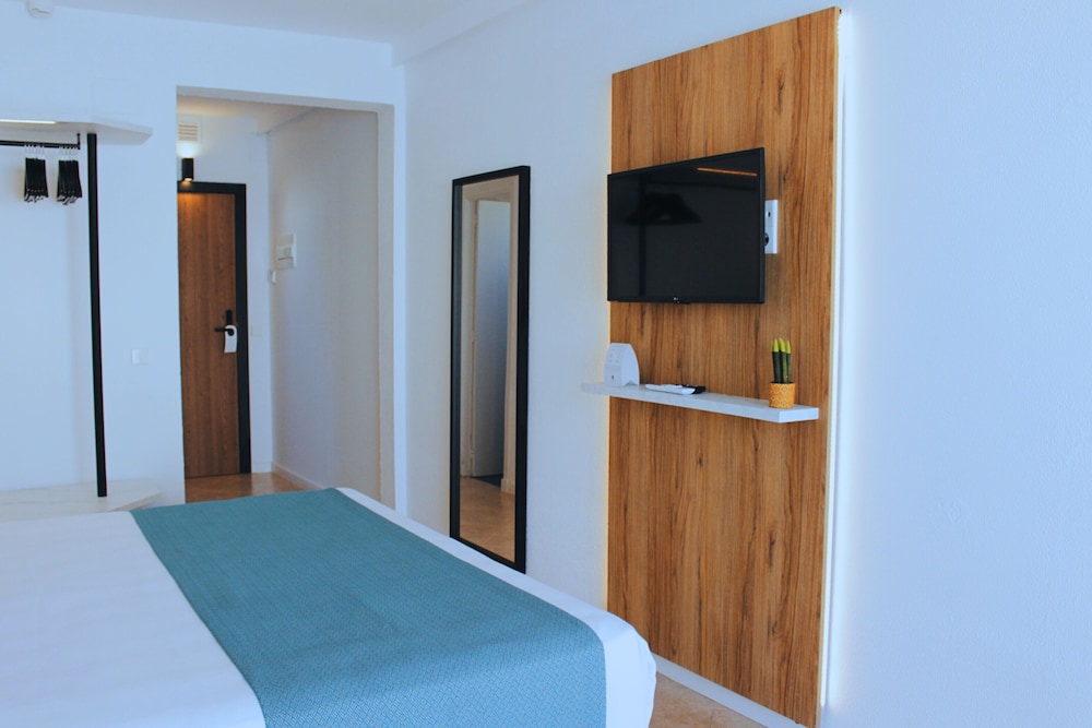 

Bologna - Ciutadella de Menorca - Alfons Hotel