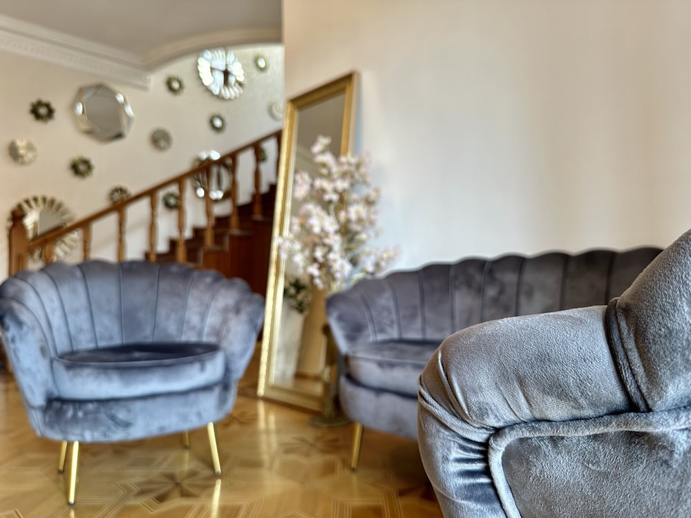 

Roma - Yerevan - SANTA VILLA HOTEL