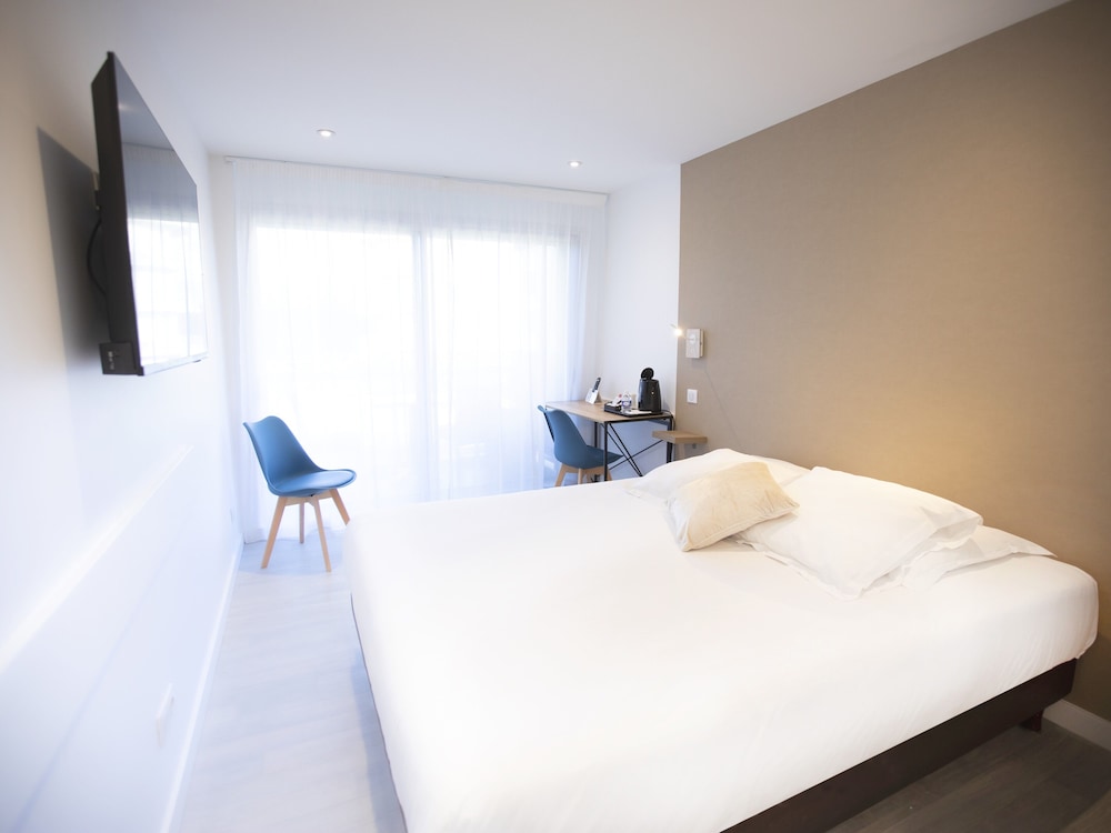 

Napoli - Nizza - Tiercé Hotel