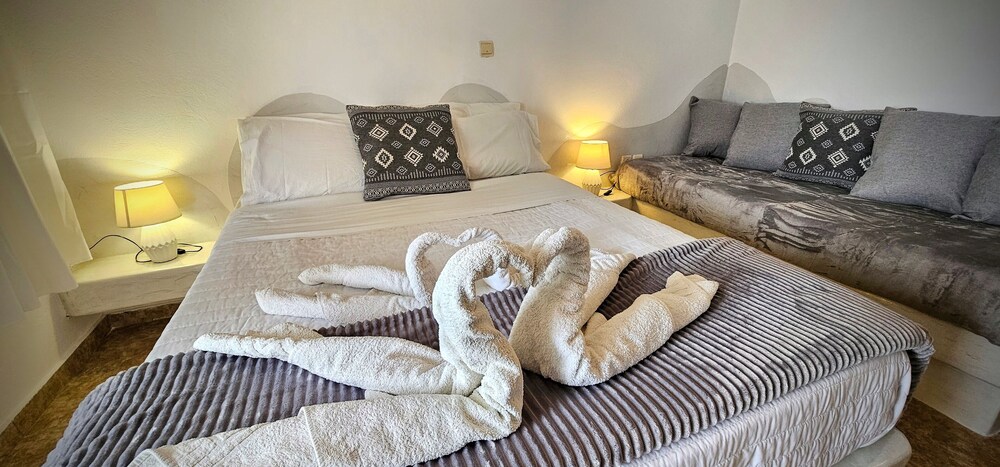

Lamezia Terme - Kamari - Pleasure Beachside Studios