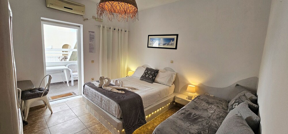 

Venezia - Perivolos - Pleasure Beachside Studios