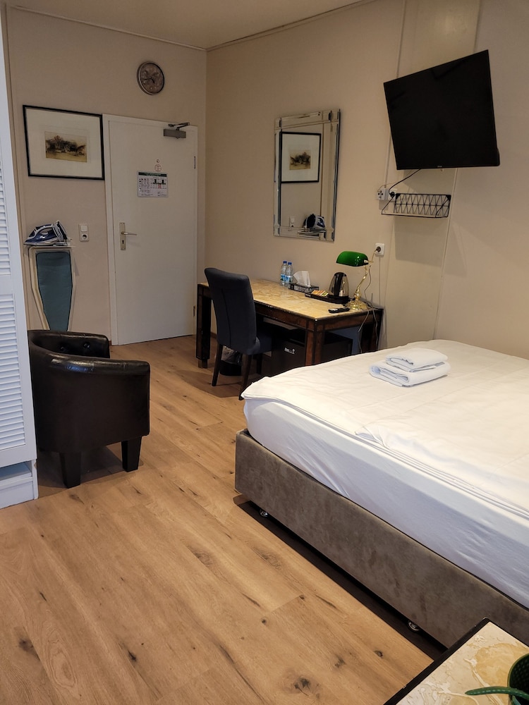 

Napoli - Frankfurt-Main Airport - Hotel Franken an der Messe