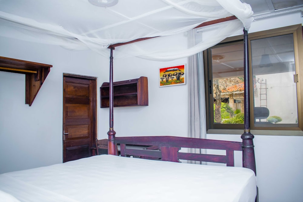 

Roma - Kama - The Rock Ocean View Hotel