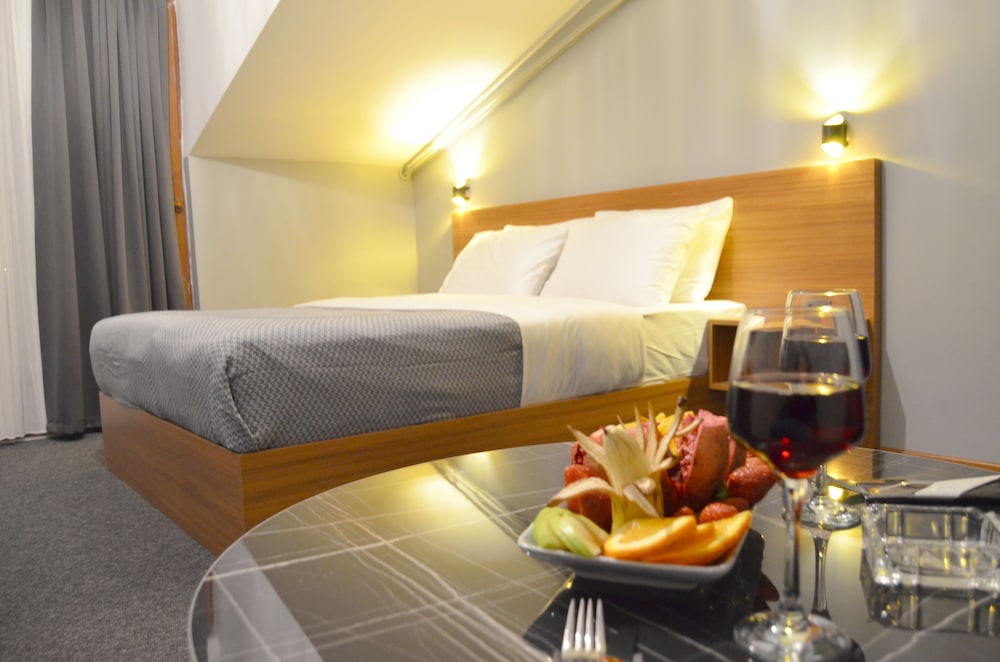 

Napoli - Büyükçekmece - Rosse Hotel