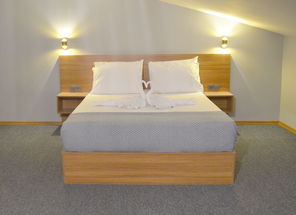 

Milano - Beylikduzu - Rosse Hotel