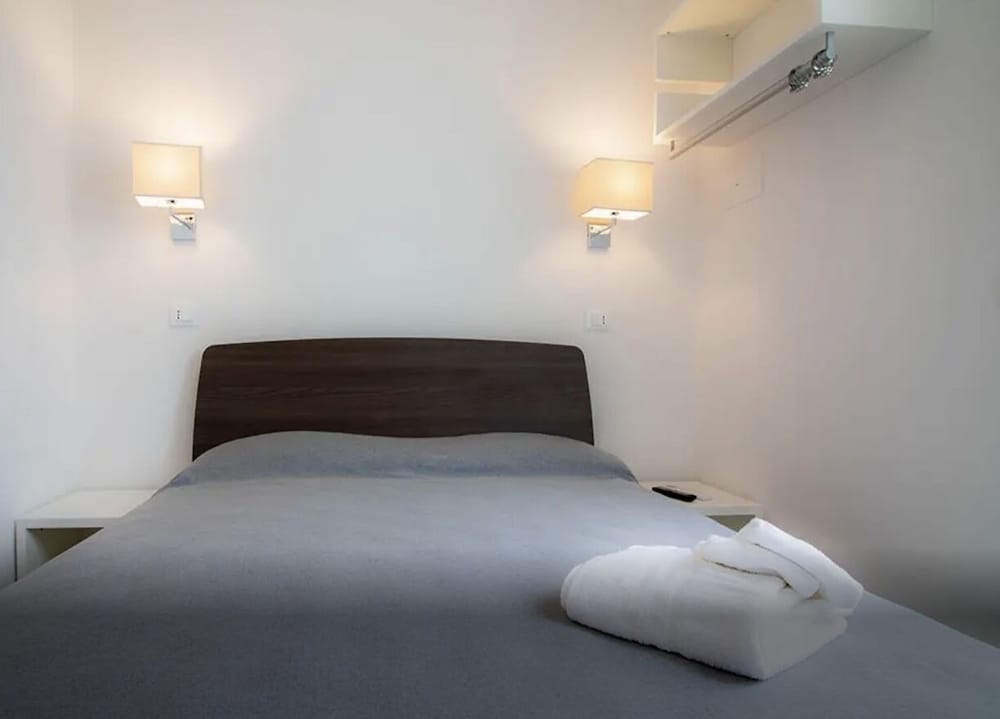 

Milano - Riviera Romagnola, Mare Italia - Hotel Caraibi