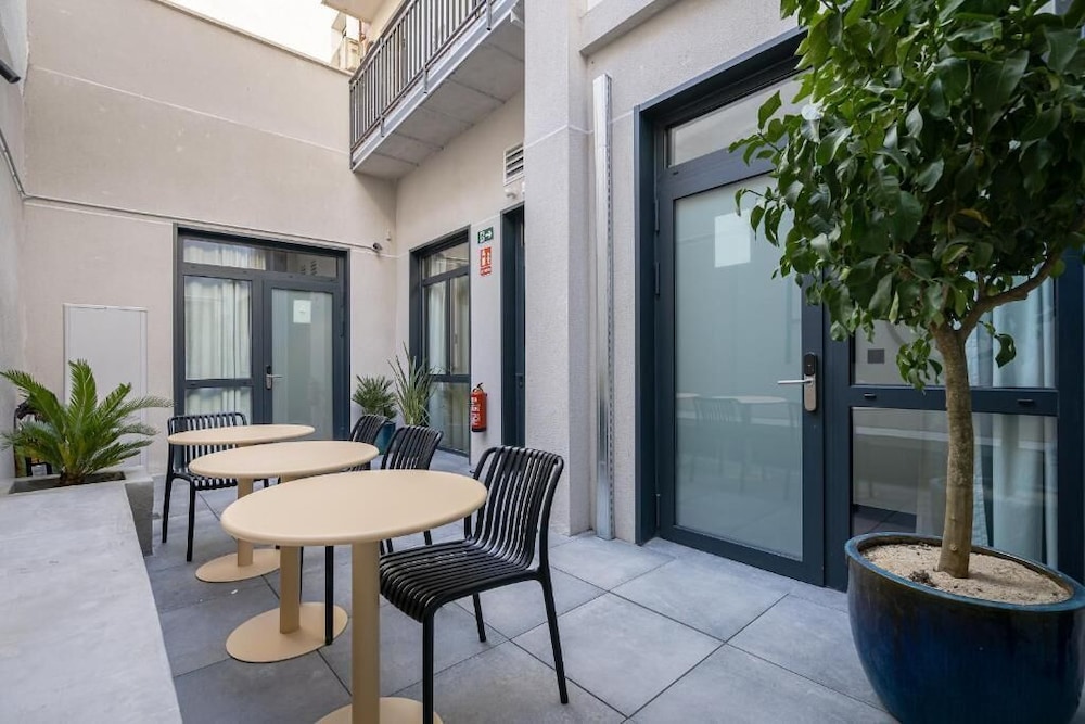 

Milano - Villa de Vallecas - Style Suites by Olala Homes