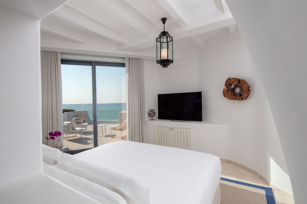 

Venezia - Ghantoot - Anantara Santorini Abu Dhabi retreat (Adults only)
