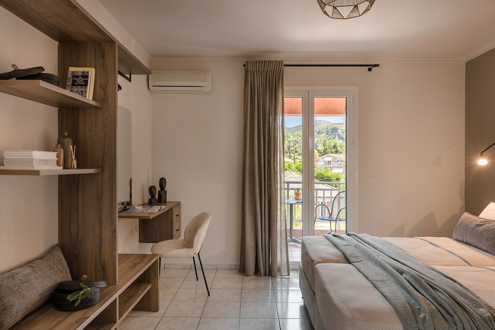 

Milano - Eleios-Pronnoi - Rosilion Studios & Apartments