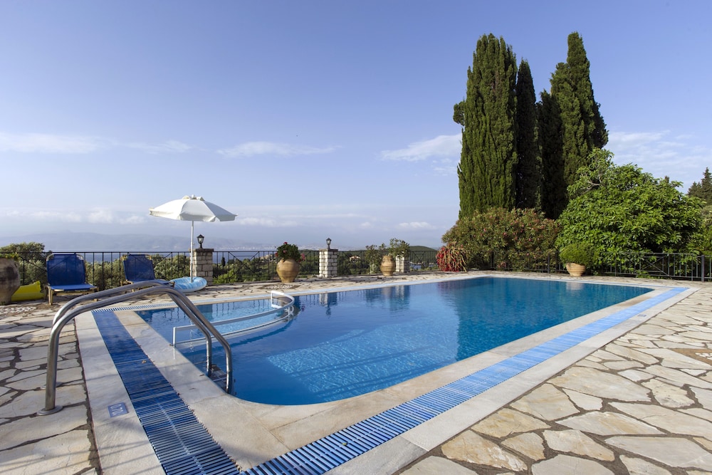 

Torino - Ksamil - Villa Bacchus
