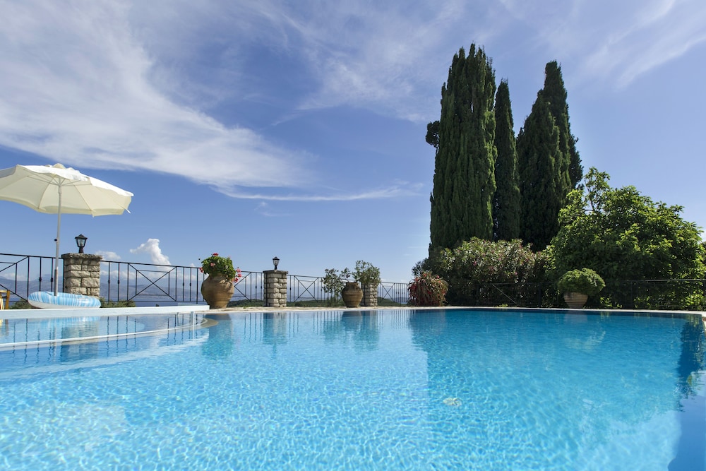 

Bari - Ksamil - Villa Bacchus