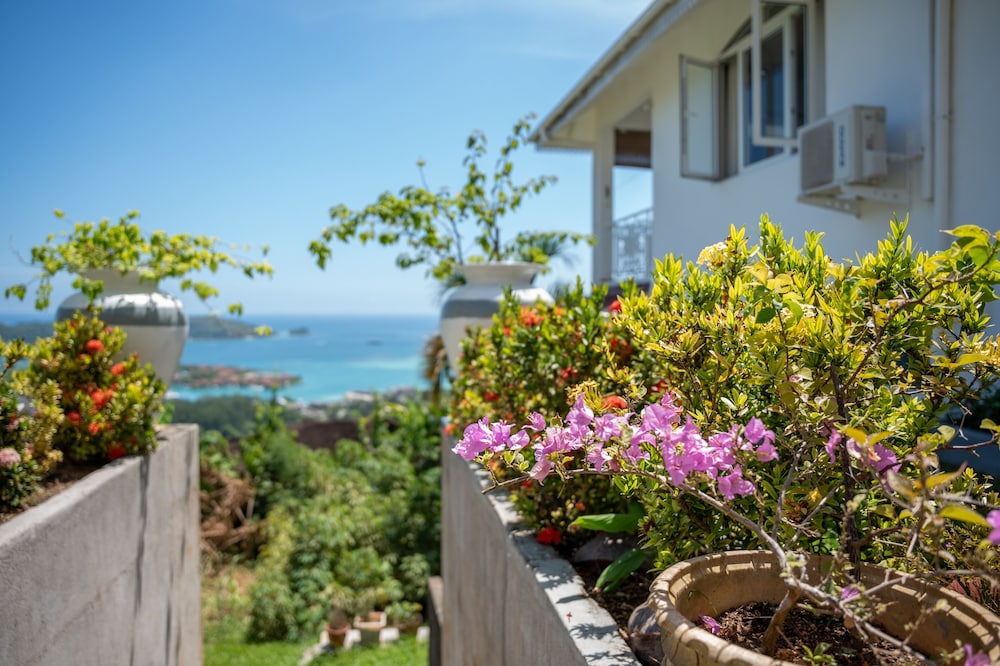

Roma - Cerf Island - Beau Soleil Stunning Sea View