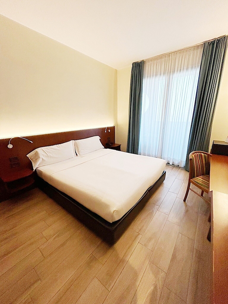

Catania - Assago - iH Hotels Milano Blu Visconti