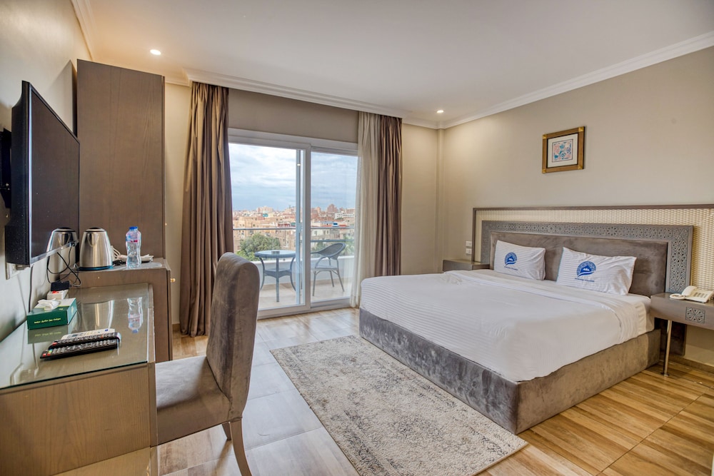 

Milano - Kirdāsah - Mamlouk Pyramids Hotel
