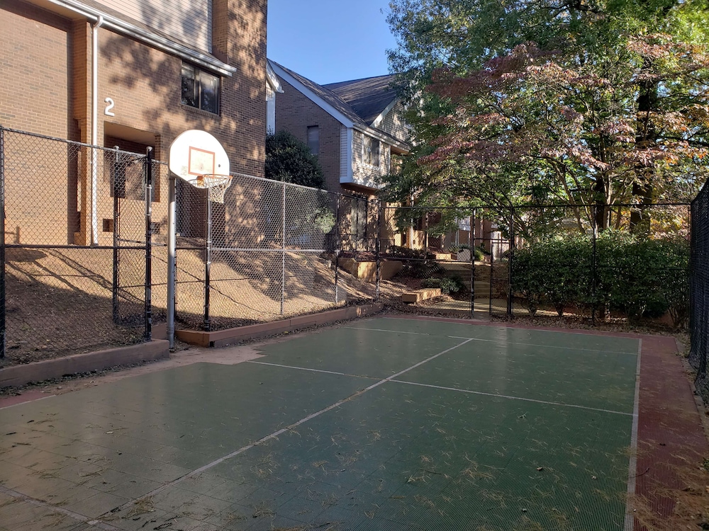 

Bologna - Vienna (VA) - Tysons Corner Suites, a Baymont by Wyndham