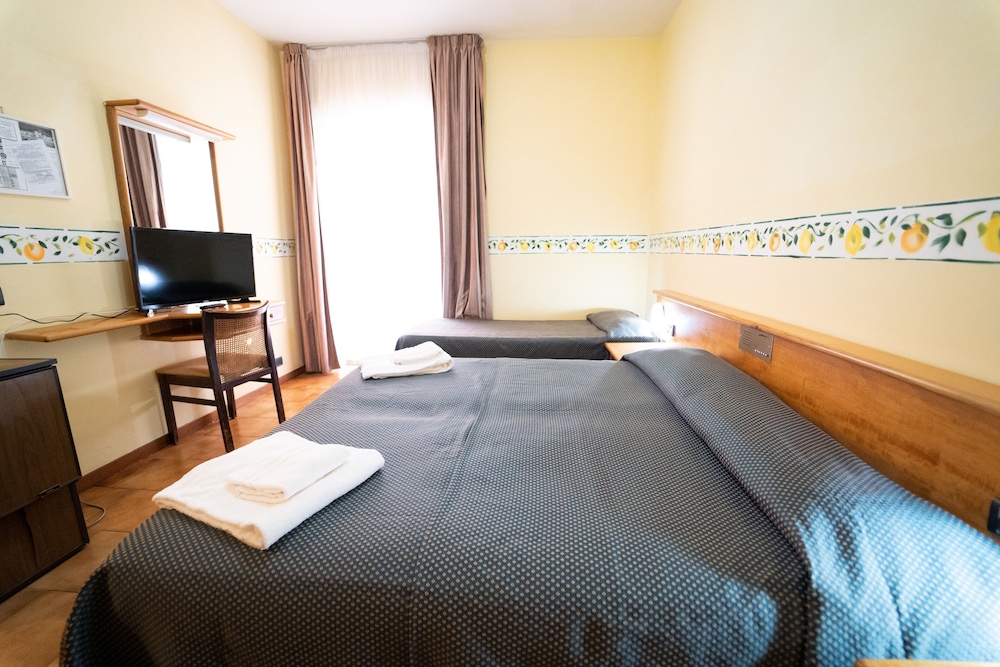 

Pisa - Giardini Naxos - Hotel San Pietro