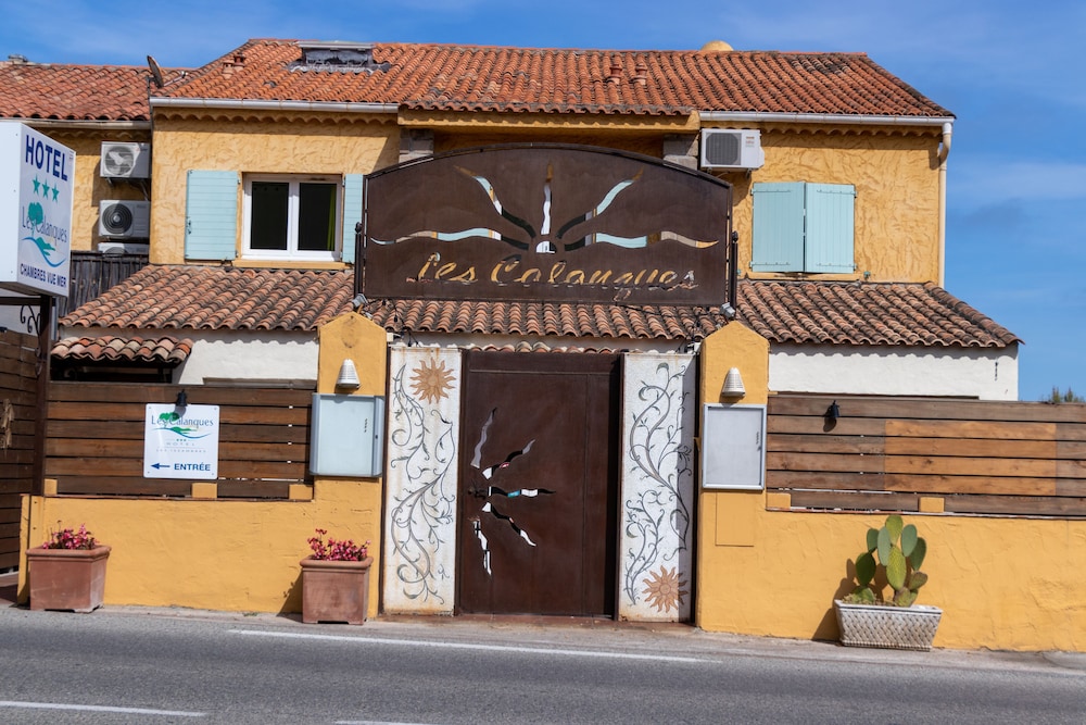 Maxime – Hôtel Les Calanques