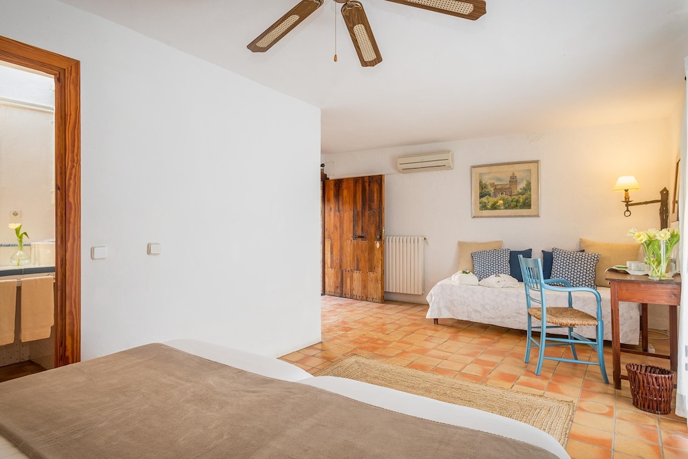 

Milano - Selva - Finca Es Castell