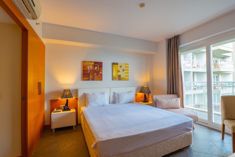 

Milano - Menderes - Karya Family Resort Hotel All Inclusive