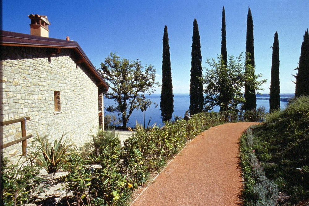 

Roma - Gardone Riviera - Domina Borgo degli Ulivi - Garda Lake