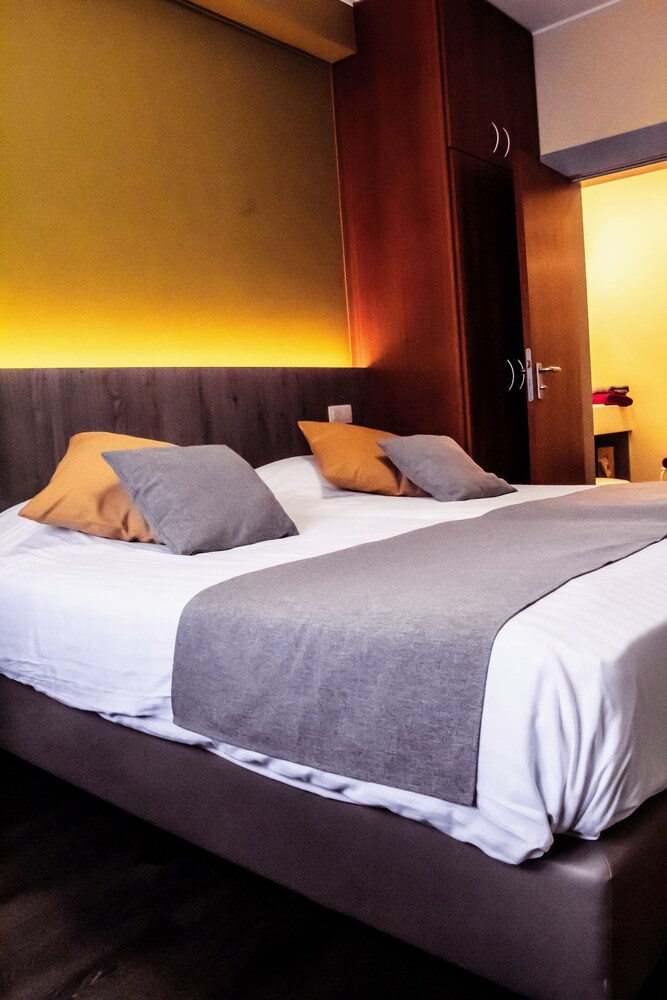 

Milano - Houffalize - Hotel des Postes