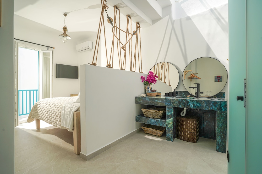 

Torino - Mykonos città - Seabed Suites Mykonos
