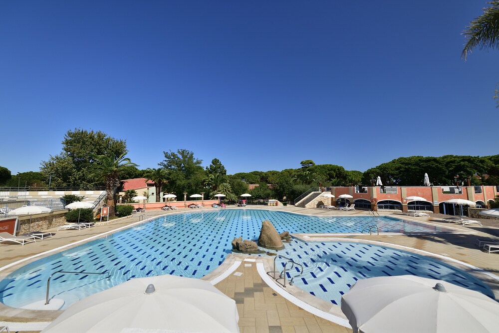 

Napoli - Costa Rei - Colostrai Hotel Club