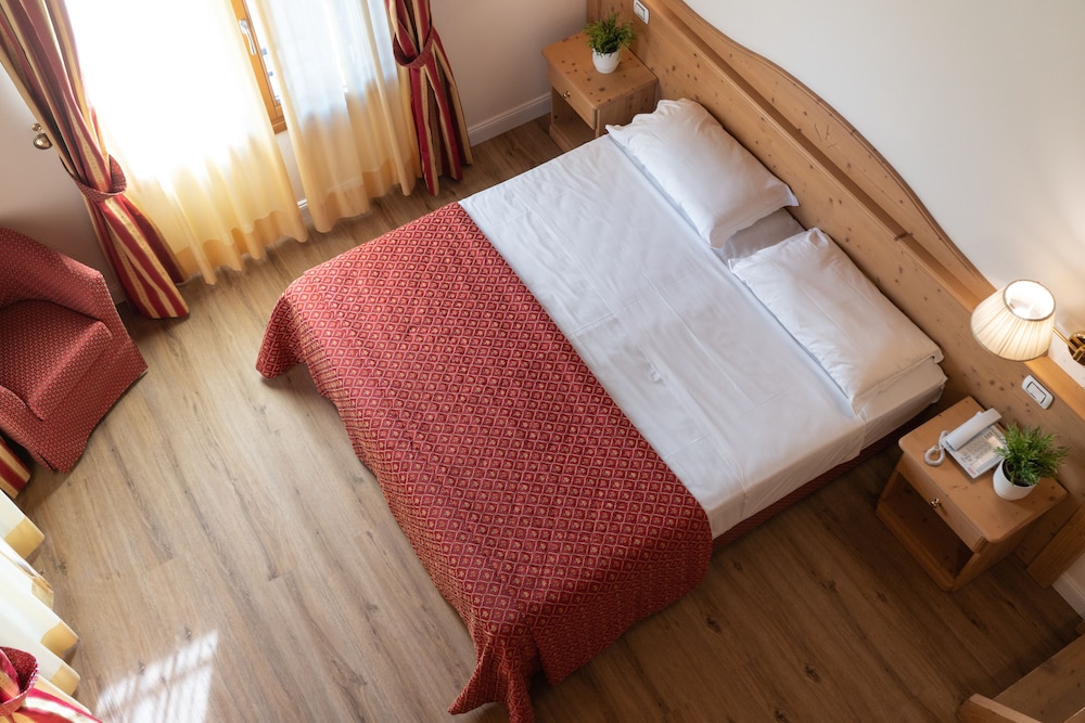 

Catania - Pederobba - Hotel Canova Sport & Relax