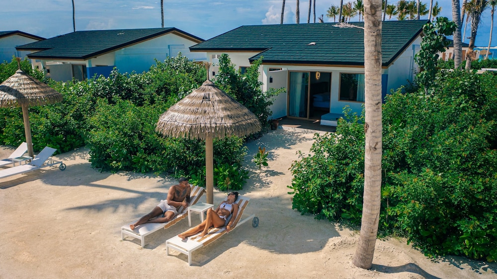 

Catania - Dhiffushi - Joy Island