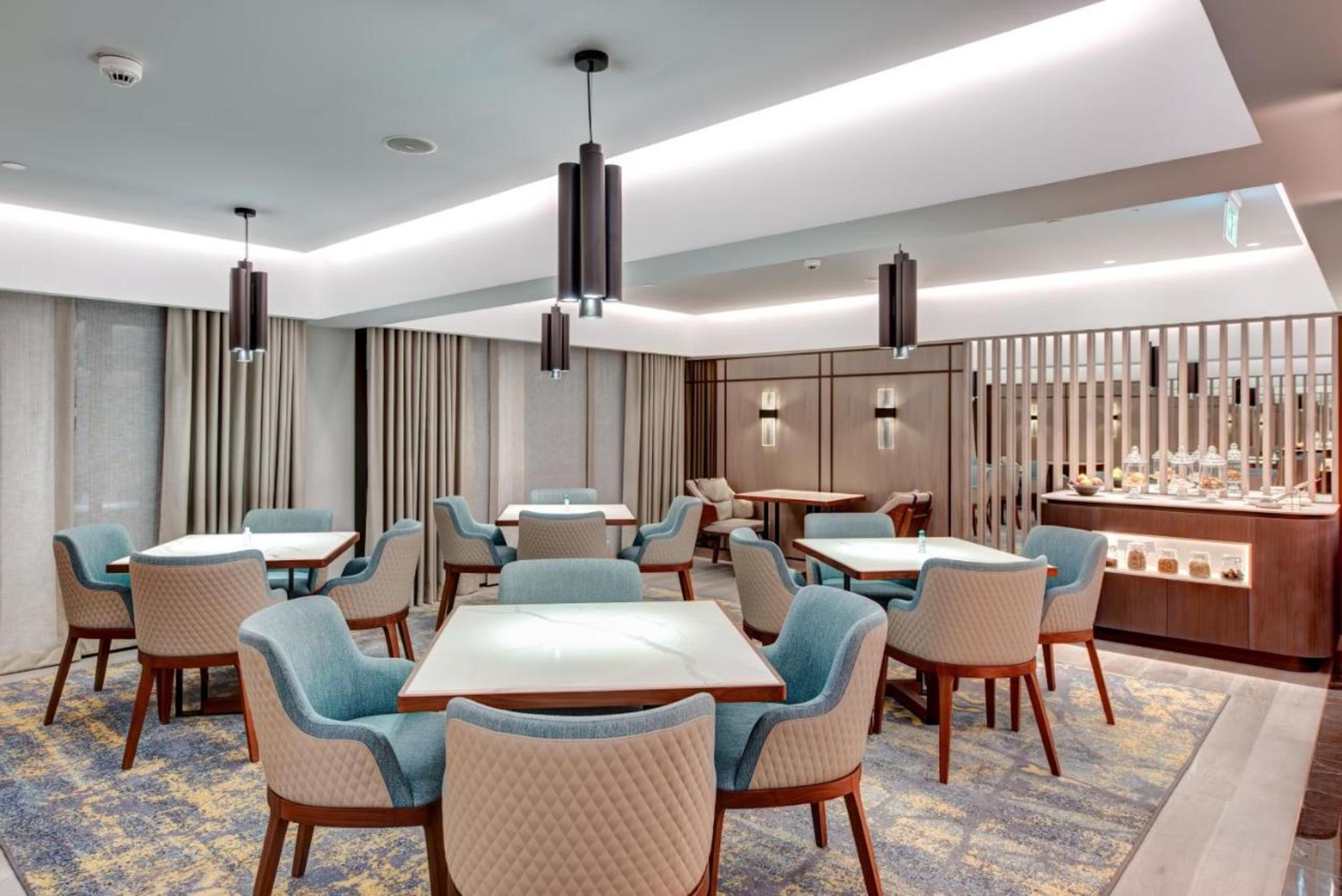 

Milano - Costa di Mascate, Oman - InterContinental Hotels Muscat